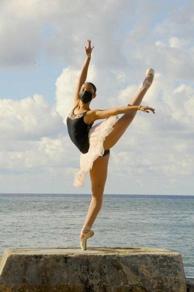 De la Serie .Angeles de la Danza -Cuba 2021