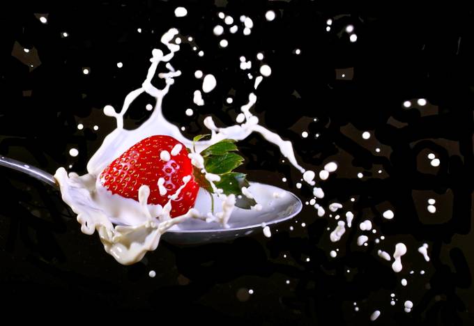 Strawberry Drop by Eduardbetz - Fruitology Photo Contest