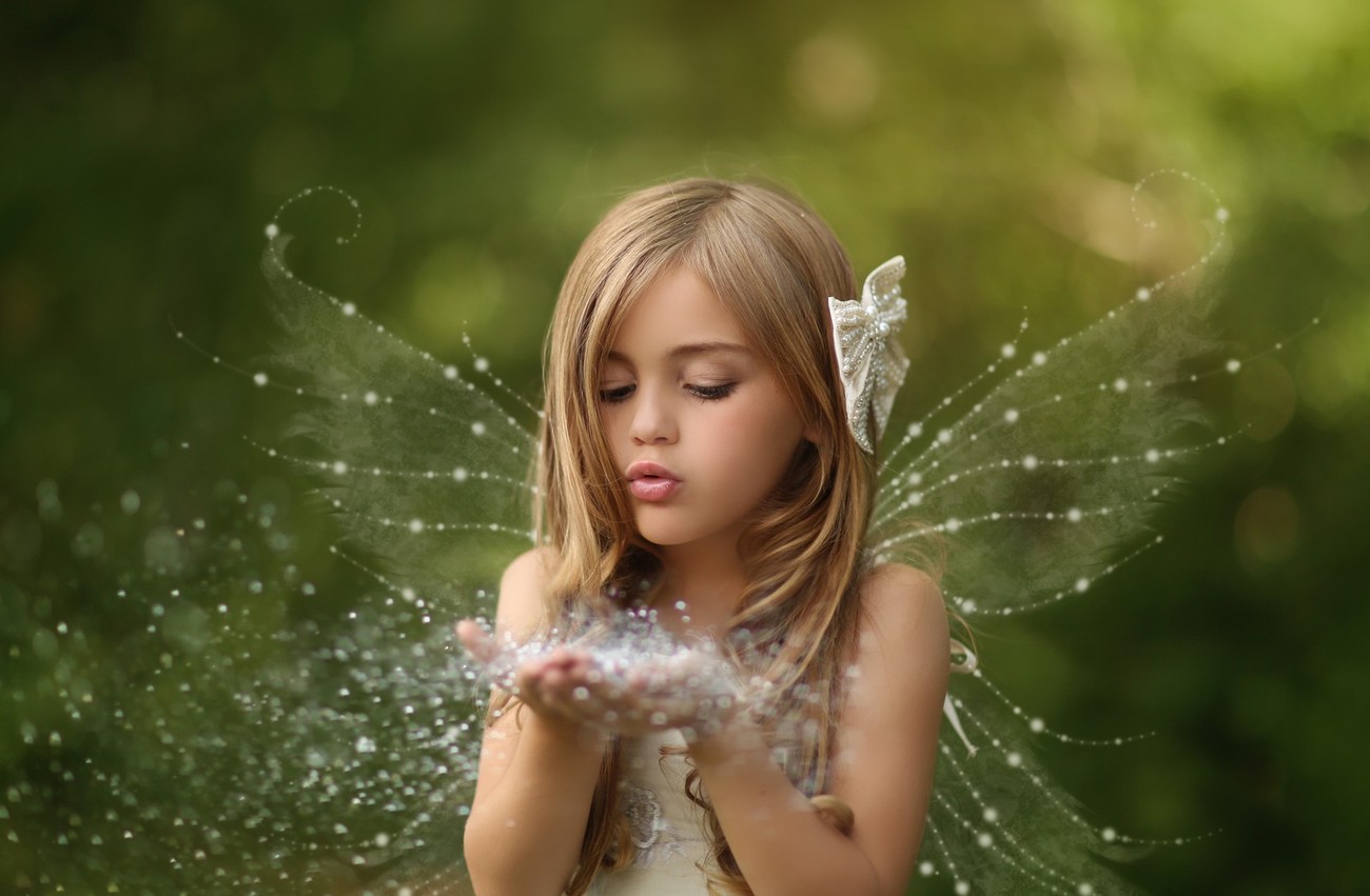 View An Amazing Gallery Of Glitter Dust And Fireflies - Check Out The Photo Contest Finalists!