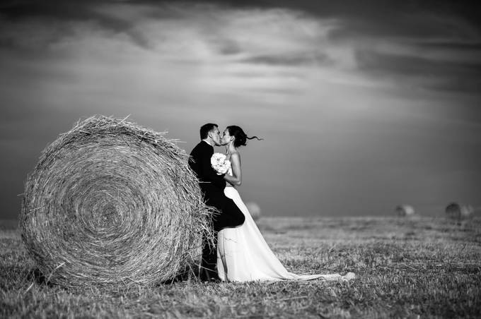 Hay bales wedding in Italy by alessandroavenali - justlove Photo Contest