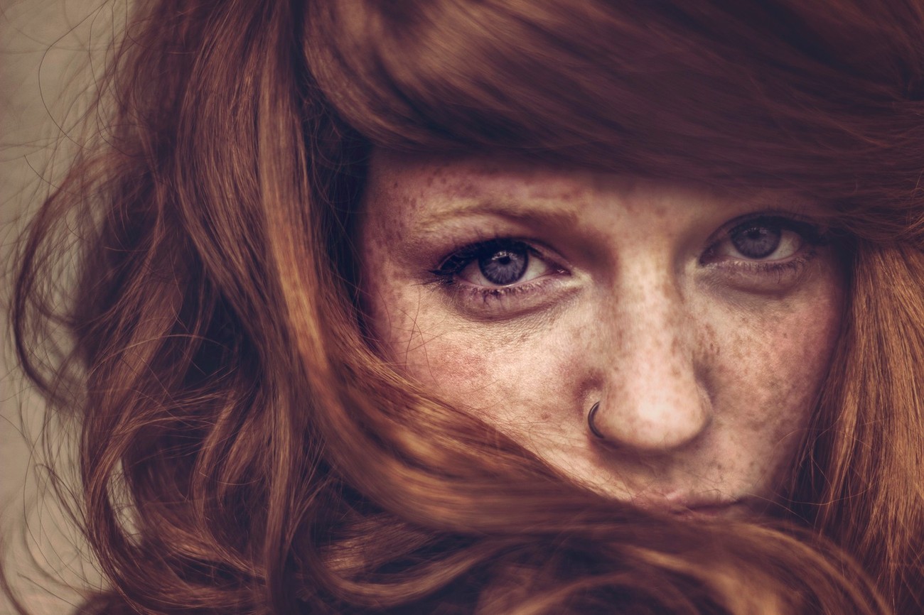49 Creative Ways To Capture People Staring At The Camera
