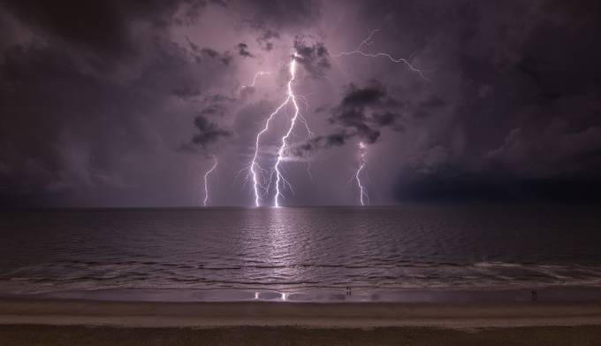 Stormy Beach by Dilleo22 - Unedited Photo Contest vol 2