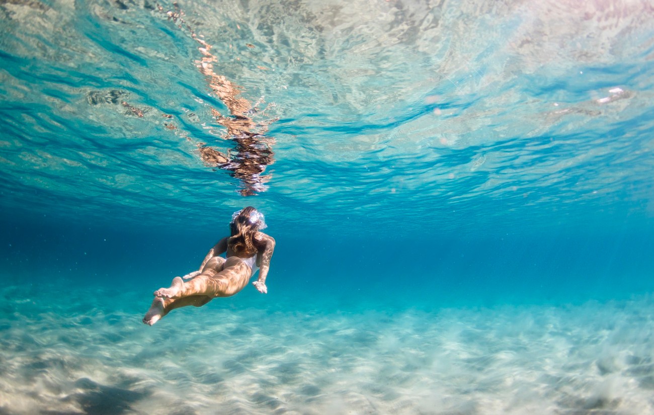 20+ Shots That Will Make You Want To Go Underwater