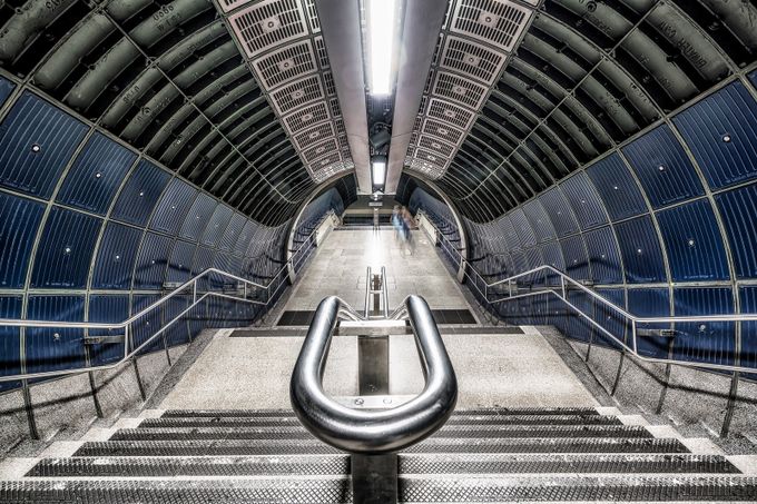 Jubilee Line , London by SarahCaldwell - Metro Stations Photo Contest