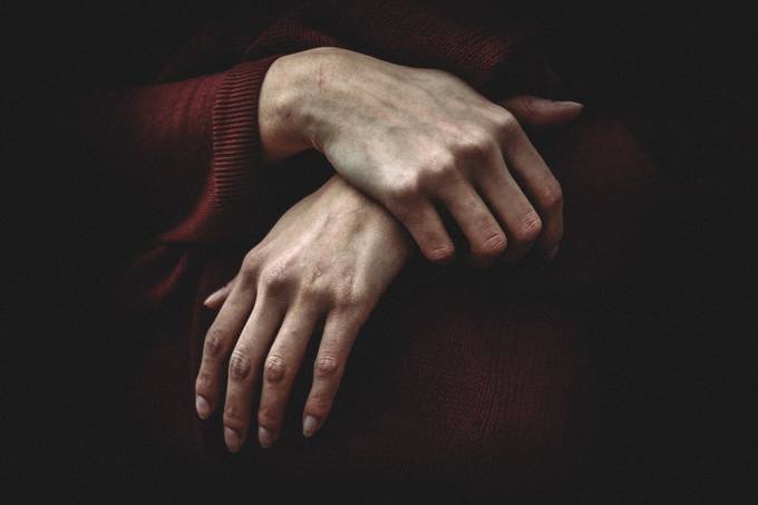 Hands by da-miane - Shooting Hands Photo Contest